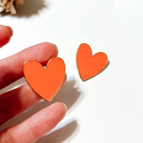 Heart  stud  earrings  M116 - Picture 3 of 5